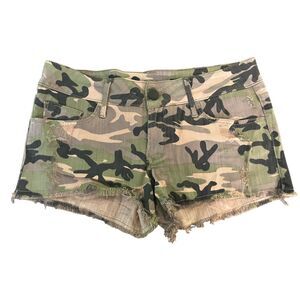 Black Orchid Los Angeles low rise camo distressed cut off shorts